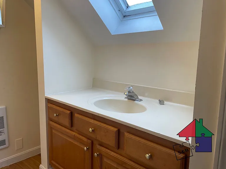 233 N Main St — Photo 6