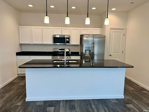 2nd image of 330 Wallingford St Lot 274