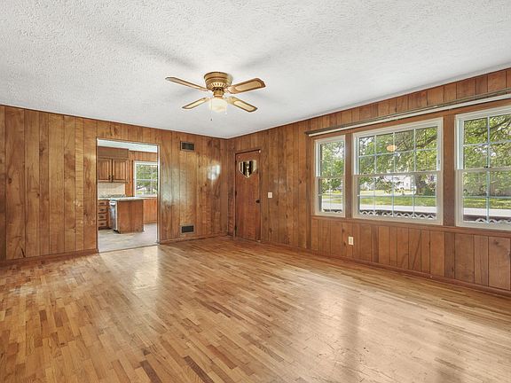 5th image of 325 N College Avenue