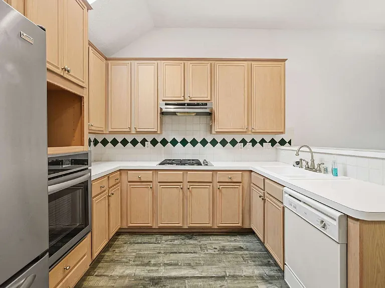 12242 Rutgers Park Ct — Photo 15