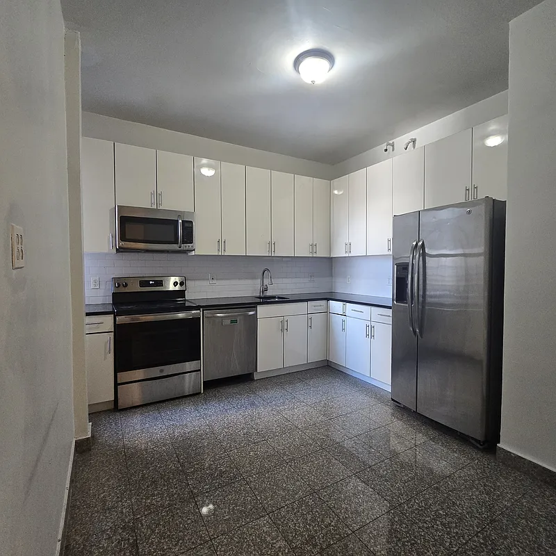 515 Cathedral Parkway 10G