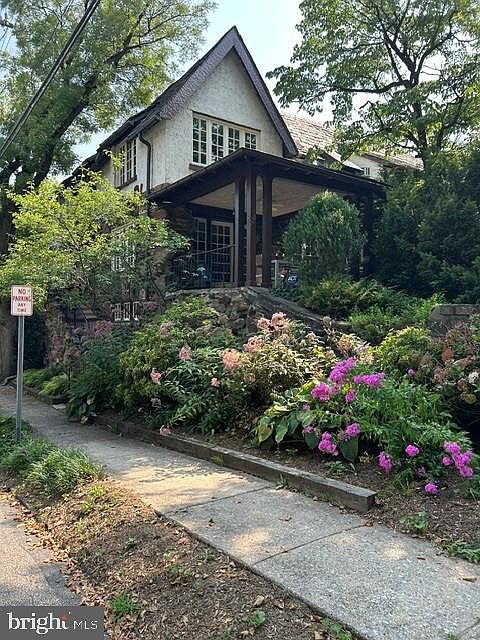 2nd image of 120 Edgehill Rd
