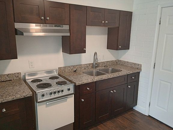 2nd image of 1017 N Main St #3