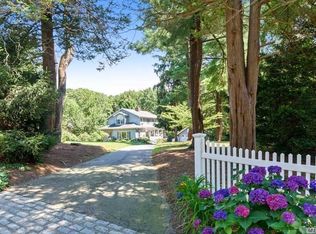 20 Brewster Ave, Northport, NY 11768