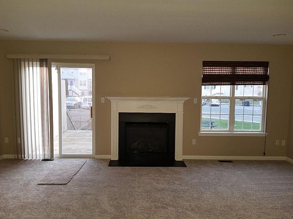 3rd image of 406 Champs Ln