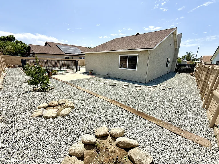 2382 Carlsbad Cir — Photo 27