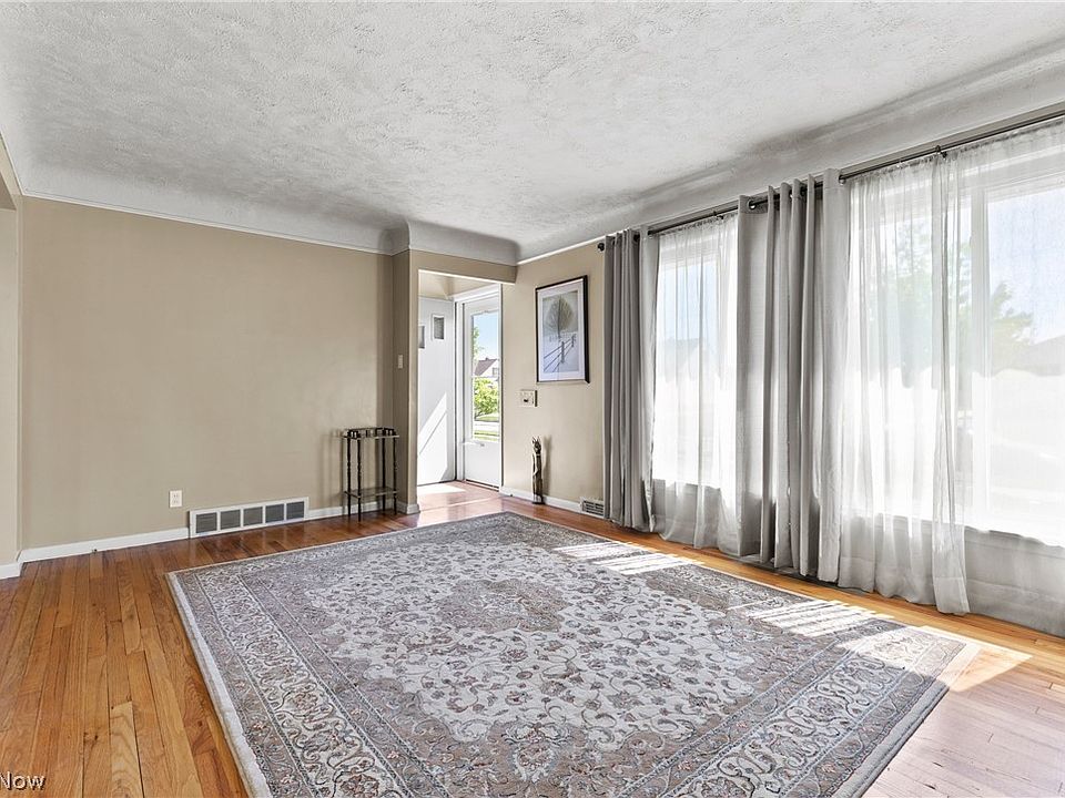 1670 Mayfair Blvd, Mayfield Hts, OH 44124 Zillow