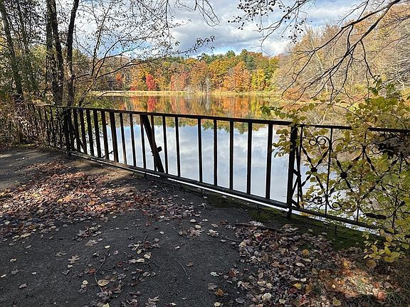 3rd image of 12-12 Jackielyn Cir #R