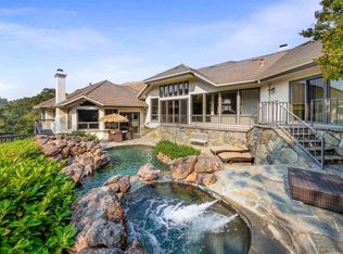 2 Julianna Ct, Moraga, CA