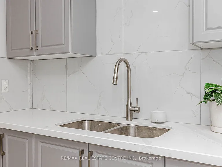 17 Scotia Dr #2 — Photo 12