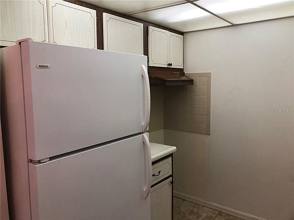 5th image of 109 Perkins St APT 17