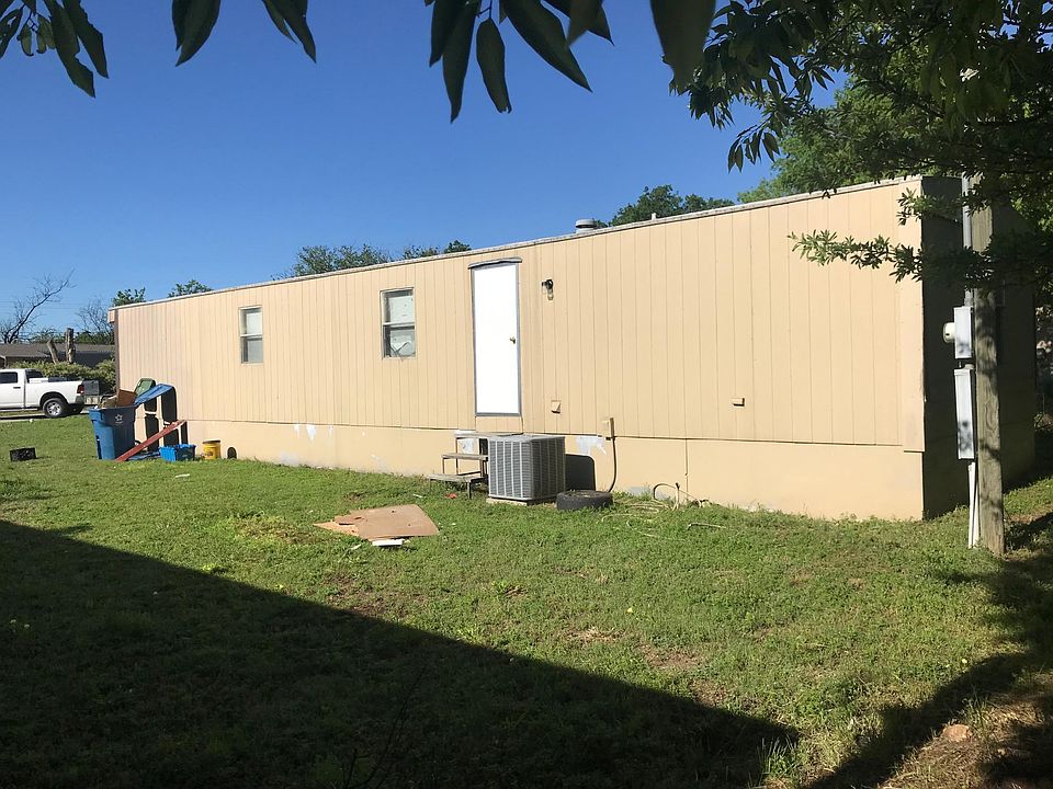 2nd image of 111 Willow Ln