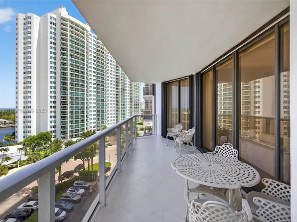 20281 E Country Club Dr APT 704, Aventura, FL 33180