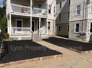 216 Wood Ave FLOOR 1, Woonsocket, RI 02895