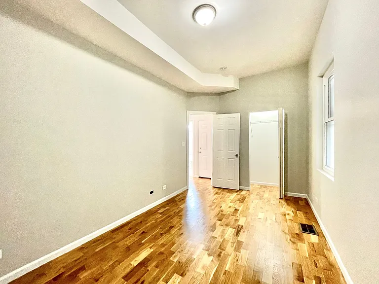 1644 N California Ave — Photo 15