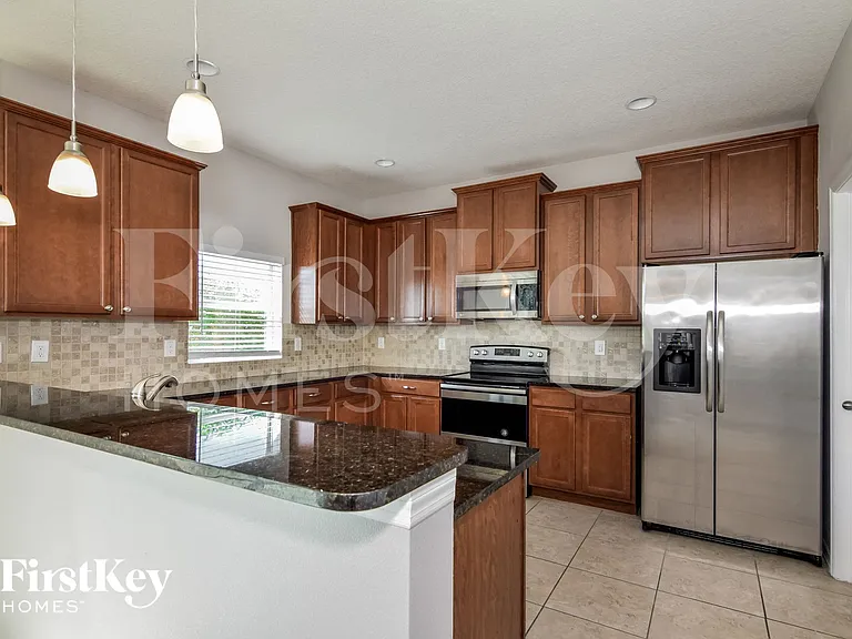 561 Vista Ridge Dr — Photo 5