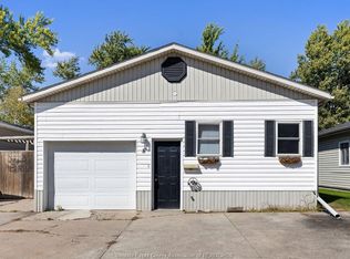 8 Spruce St, Essex, ON N0R 1J0
