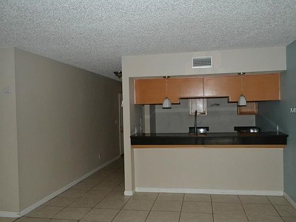 4th image of 113 N Mercury Ave Unit 113