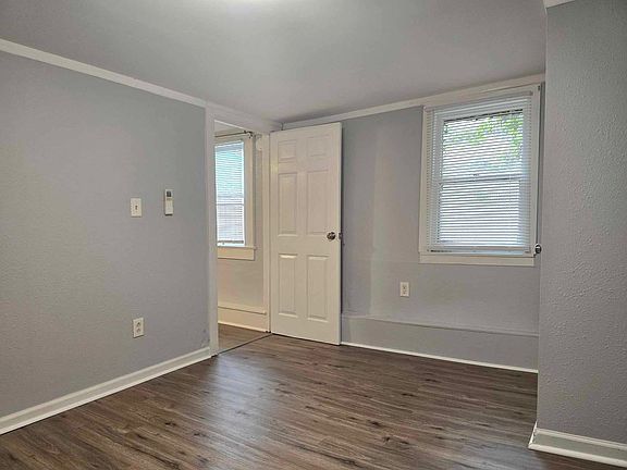 4th image of 206 E Park St #0
