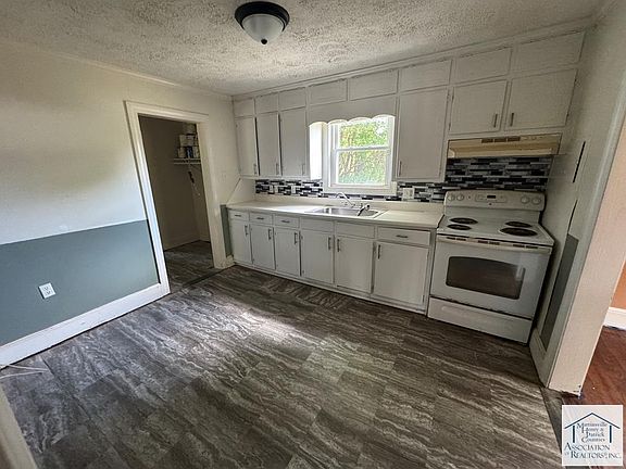 3rd image of 651 Mica Rd