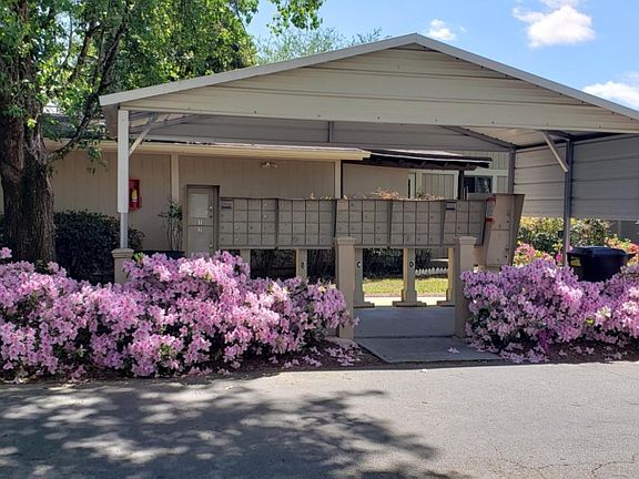 2nd image of 4901 Cherokee St #E54e59d19