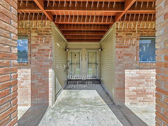 4th image of 801 River Rd APT 105C