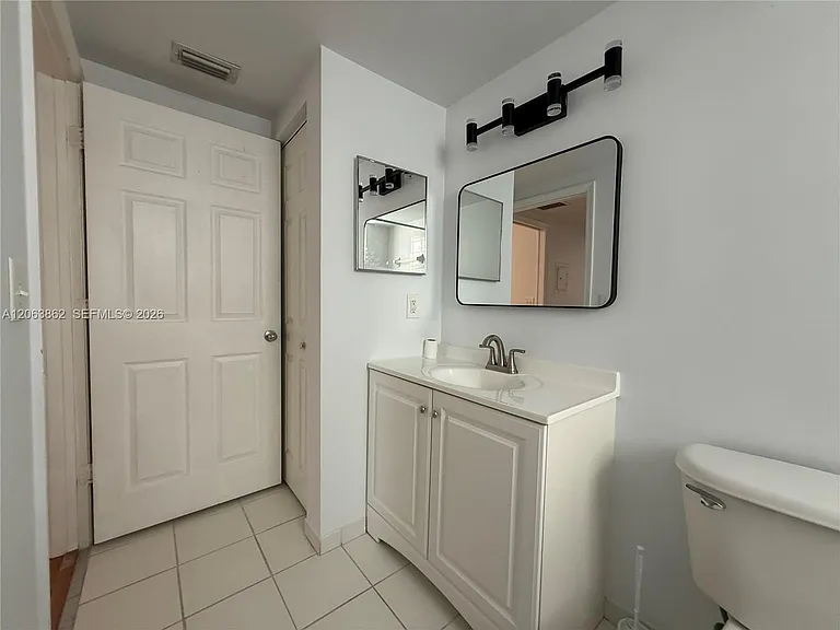 2240 E Preserve Way #302 — Photo 18