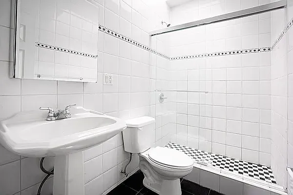 Rented by Waldstar Real Estate LLC | media 27