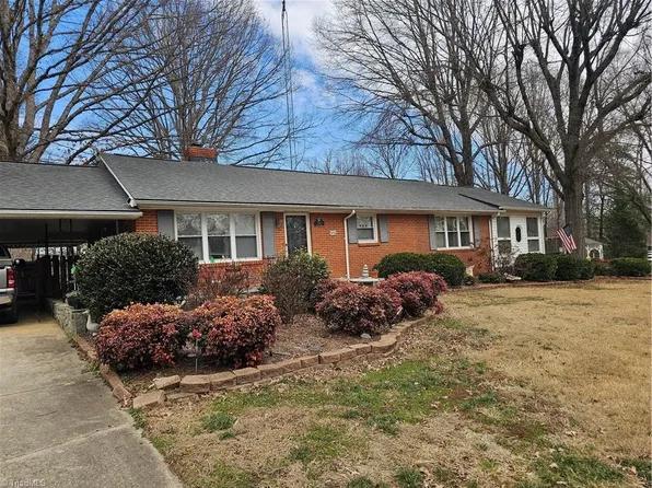 930 Walker St, Reidsville, NC 27320