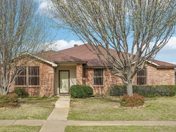 1065 Cavern Dr, Mesquite, TX 75181