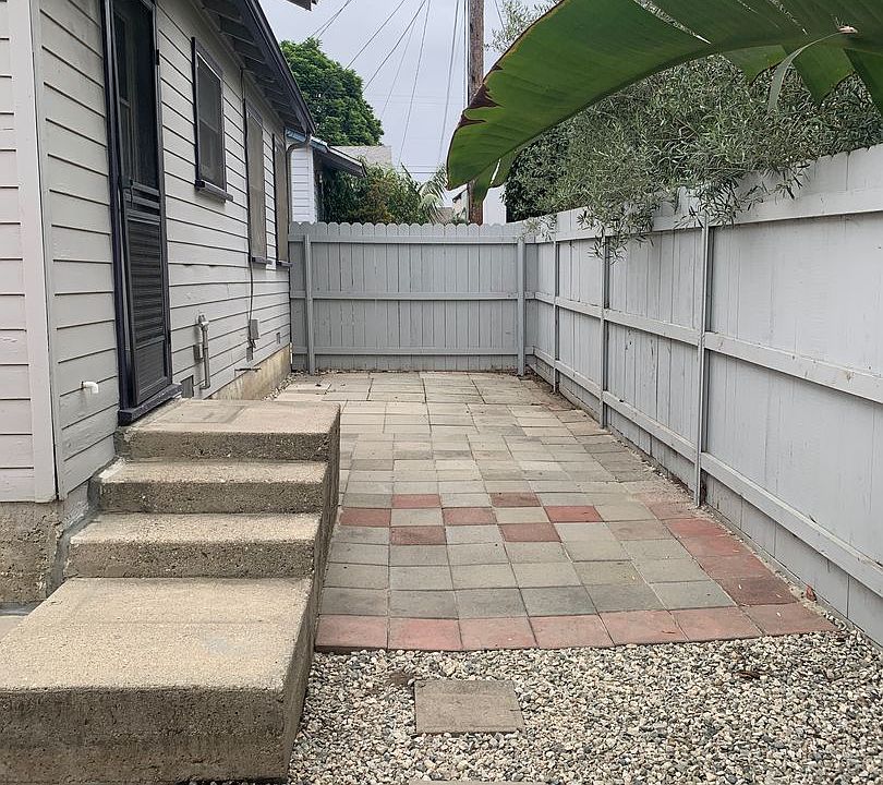 1st image of 315 Walnut Dr #0