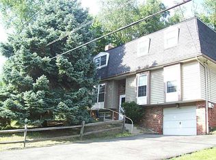 3108 Greenfield Rd, Glenshaw, PA 15116