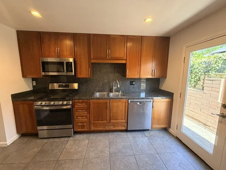 3785 Pershing Ave — Photo 6