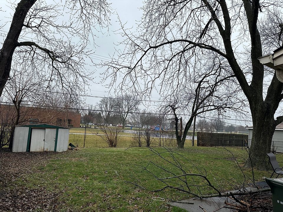 2nd image of 209 Cedarwood Ave
