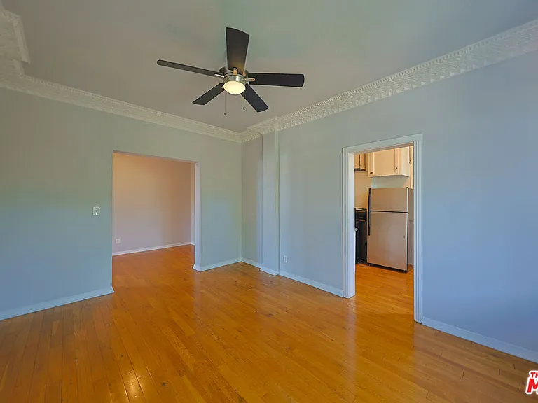 1314 N Hayworth Ave #303 — Photo 6