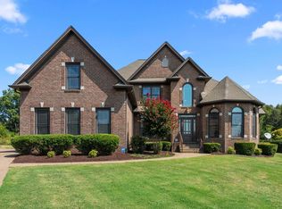 202 Seven Springs Ct, Mount Juliet, TN 37122