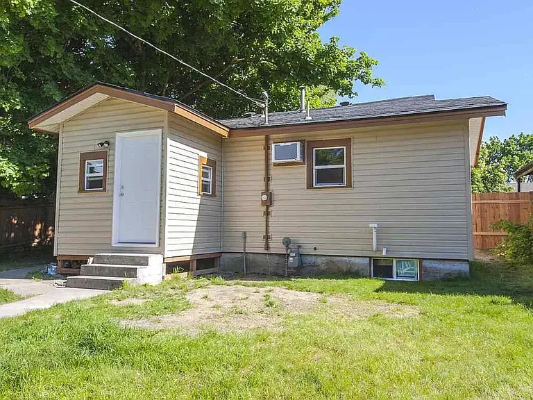 537 E Everett Ave — Photo 2