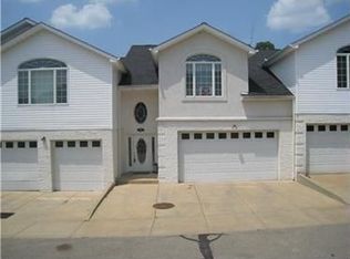 102 Chateau Dr, Aliquippa, PA 15001