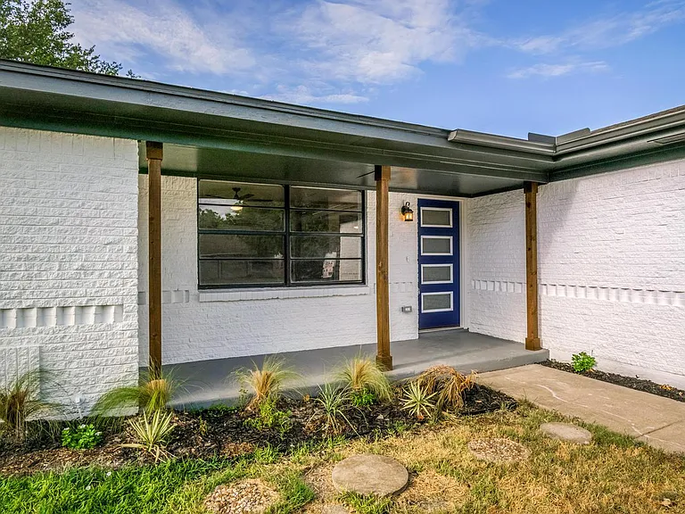 1325 Cloverdale Dr — Photo 15