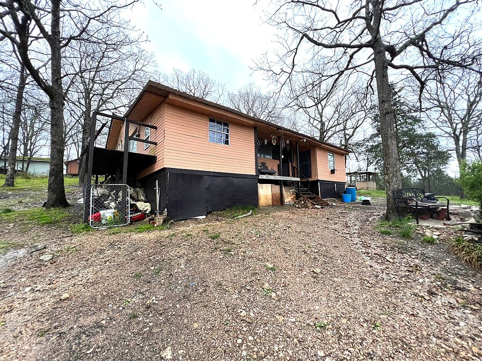 2nd image of 18578 N Elm St