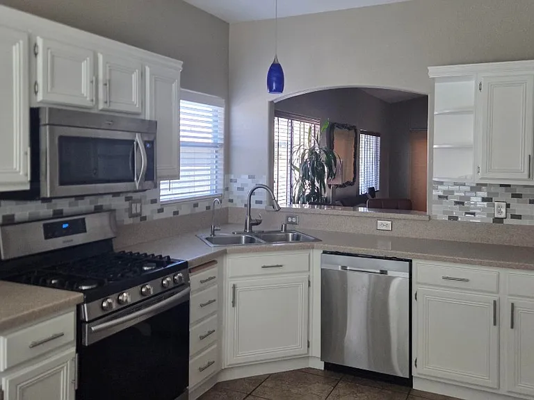1018 Cutter St — Photo 7