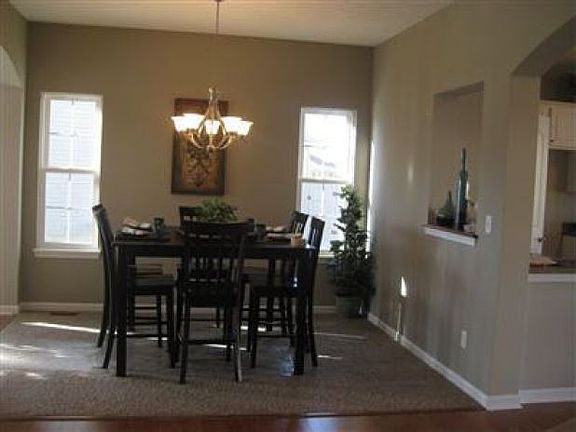 5th image of 218 Shoreland Cir