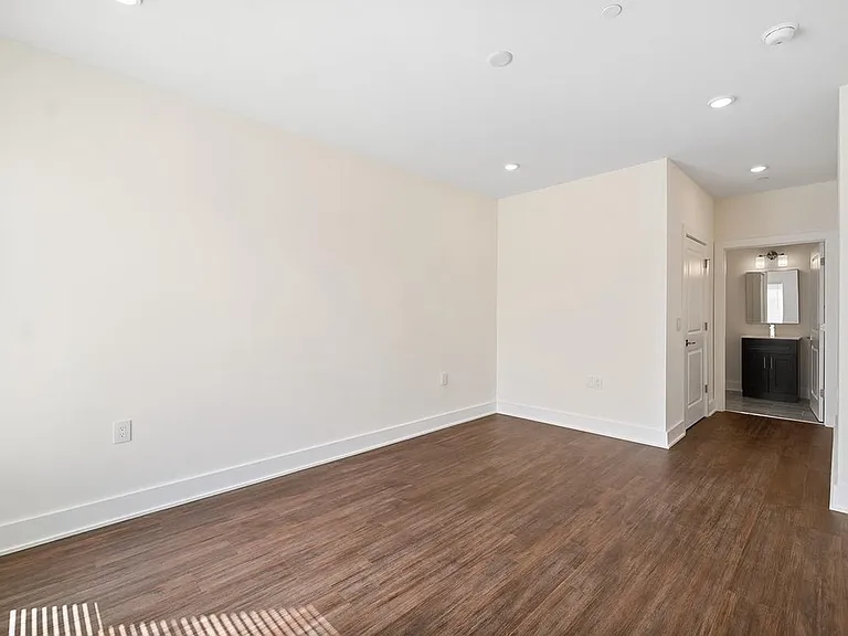 1148 N 2nd St #3H — Photo 32