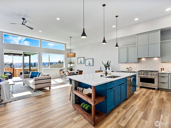 5th image of 10035 NE 196th. Place