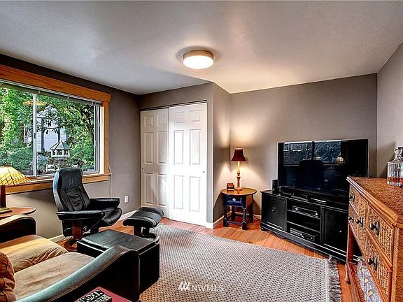 2nd image of 1645 169th Ave NE