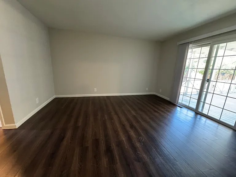 2135 Minto Dr — Photo 12