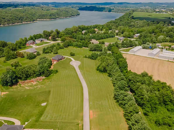 126 E Blackberry Ln, Bronston, KY 42518