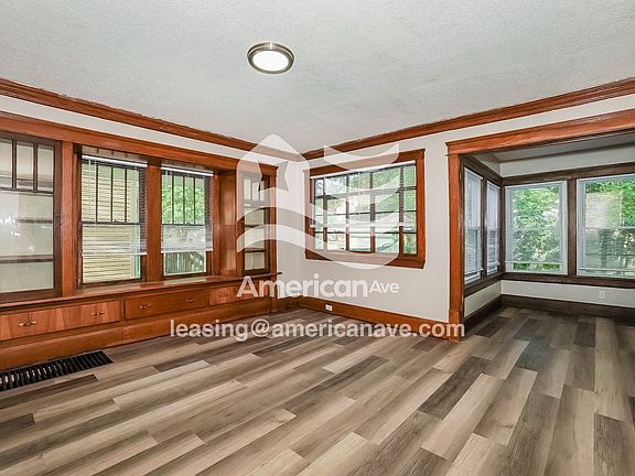 842891_004_wm_-_living_room_13100511.jpg