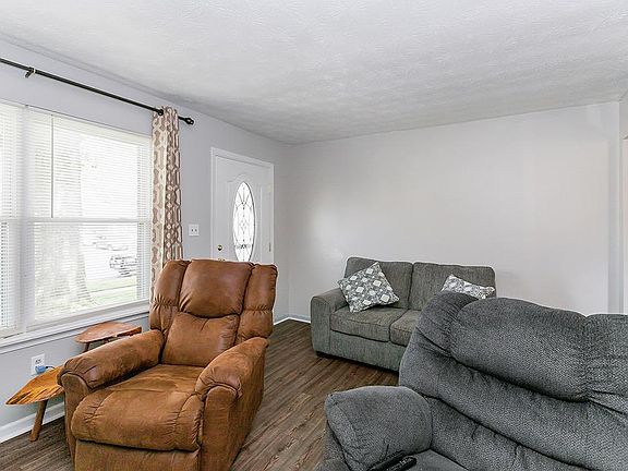 5th image of 106 Birch Dr