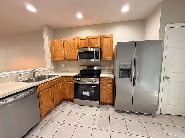 4430 SW 49th Ave — Photo 12